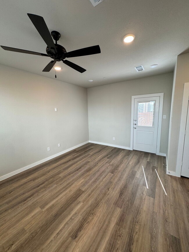 Photo - 200 White Water Dr Unidad 816