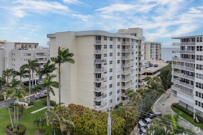 Primary - Le Chateau Royal