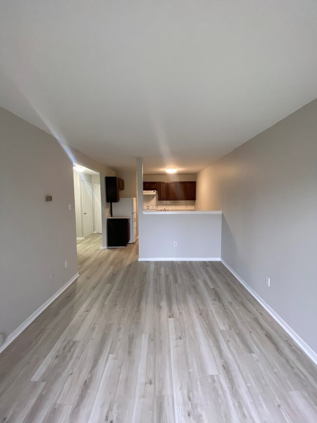 Building Photo - 11 Garshan Rd Unit 224