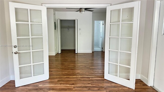 Building Photo - 4460 NE 13th Terrace