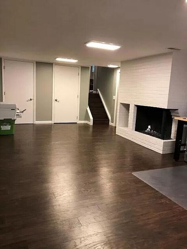 Photo - Charming 3-Bedroom Westlake Retreat with Prime Location and Serene Backyard Oasis