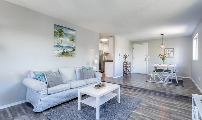 Building Photo - Ideally Located 1 Bed Seattle Condo! Unit 31