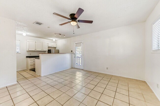 Photo - 2928 E 12th St