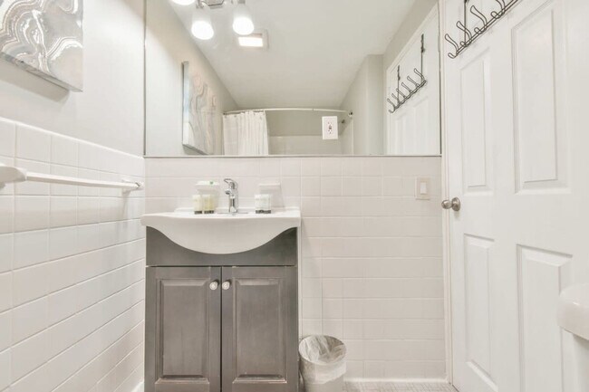 Photo - 300 W Peachtree St NW Unidad ID1299419P