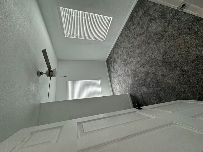 Photo - 611 SW 2nd St