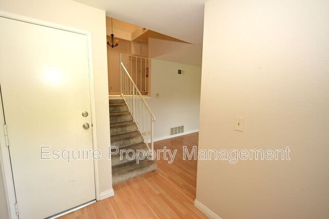 Photo - 564 Rosewood Ave
