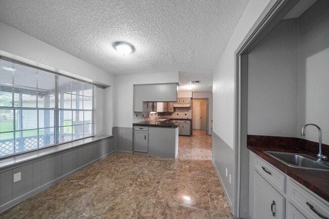Photo - 3102 Hollow Cir