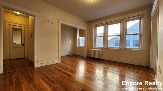 Building Photo - 1637 Commonwealth Ave Unit 7 Rental