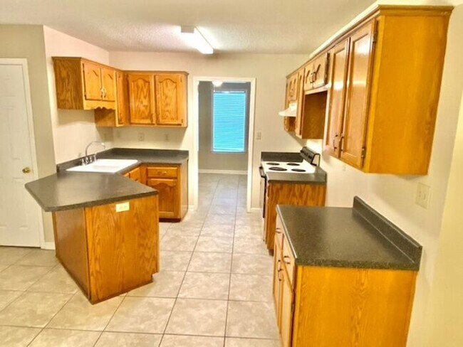 Photo - Great Location Fantastic Price-4 Bedroom 2.5 Bath AVAILALBE NoW!