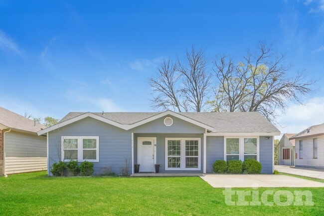 Building Photo - 4614 W Lake Highlands Dr