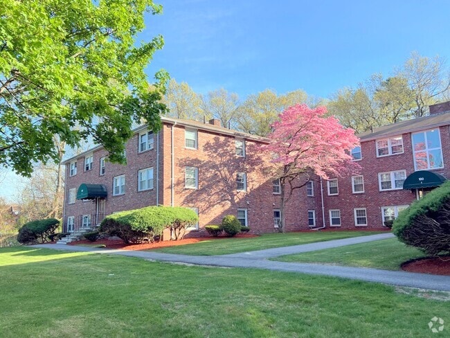 Building Photo - 180 Tyngsboro Rd Unit C-1 Rental