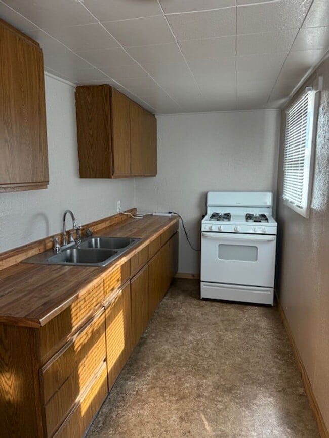 Photo - 612 13th St S Unit 4