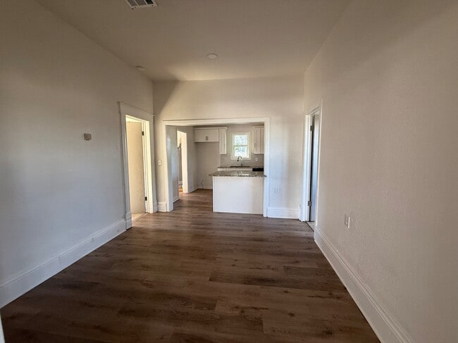 Photo - 105 S Magnolia St