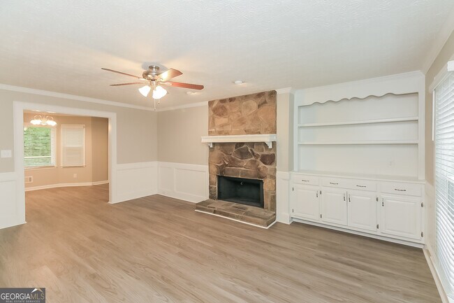 Photo - 5501 Reynard Trail