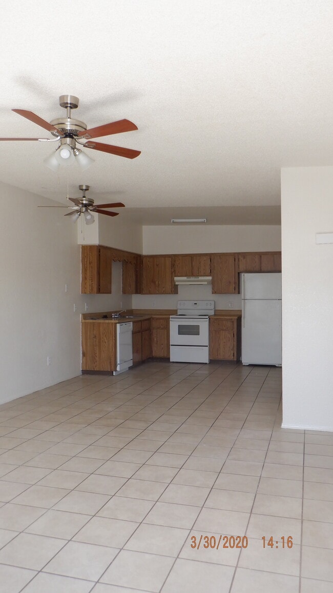 Building Photo - 504 E Montebello Ave Unit 3