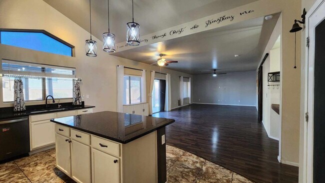 Photo - 43274 W Kimberly St