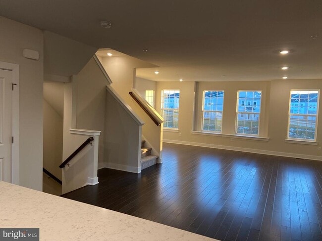 Photo - 253 Red Leaf Ln
