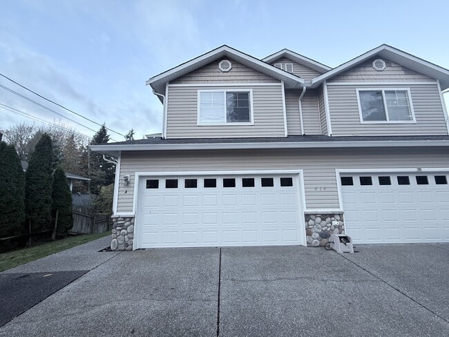 Building Photo - 414 91st Ave SE