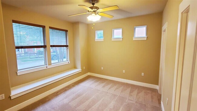 Photo - 1601 Miriam Ave