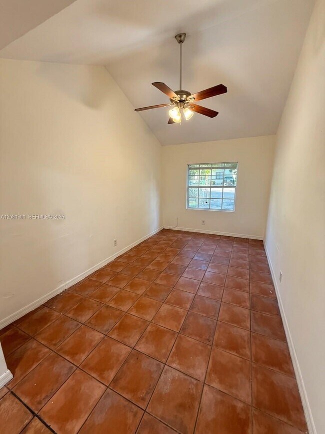 715 NW 116th Terrace Unidad B