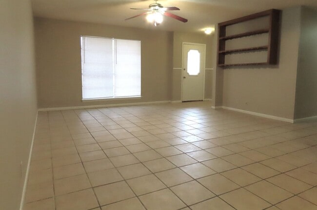 Photo - South Tyler! 3 Bedroom, 2 Bath Duplex w/Garage