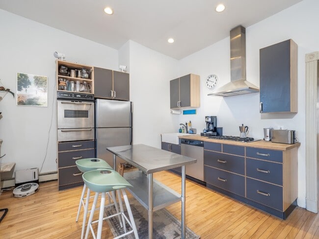 Photo - 225 Pine St Unit 3