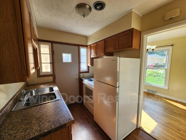 Photo - 312 S 47th St