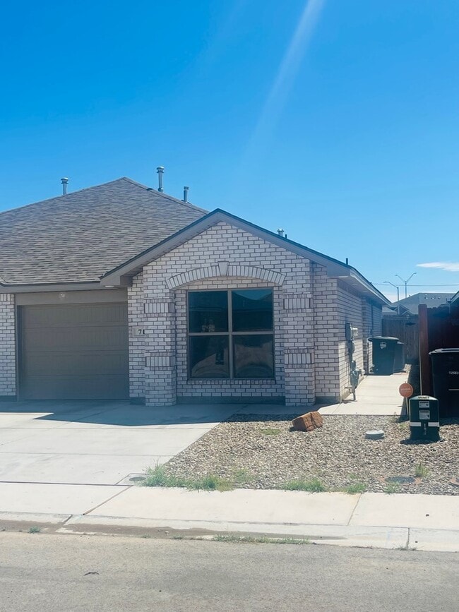 Photo - 71 Maverick Dr