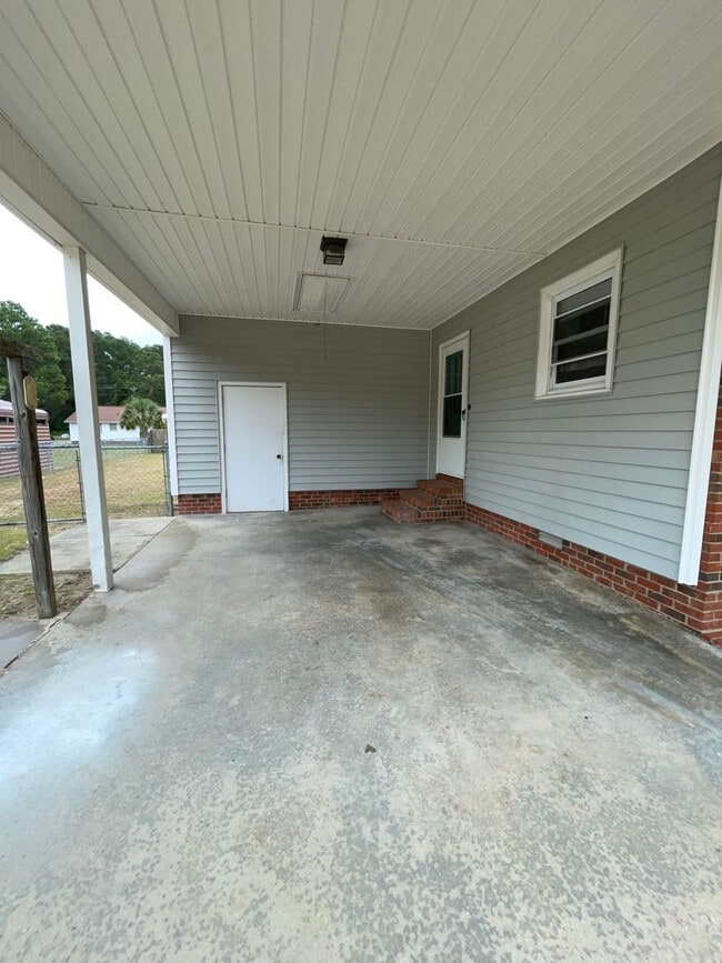 Photo - 100 J.R. Place