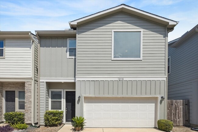 Building Photo - 1815 Crestdale Dr Rental