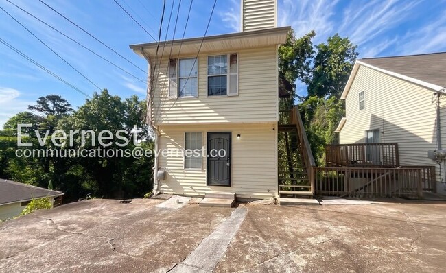 Building Photo - 3392 Shadowlawn Dr Unit a