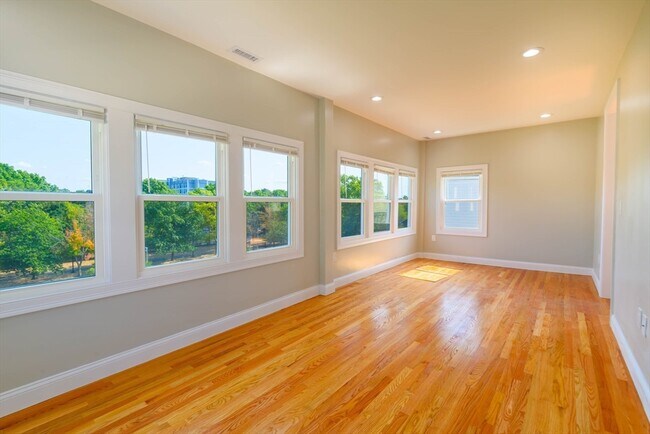 Photo - 30 Chestnut Ave Unidad #3