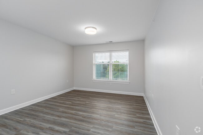 2BR, 1BA - 872SF - Living Room