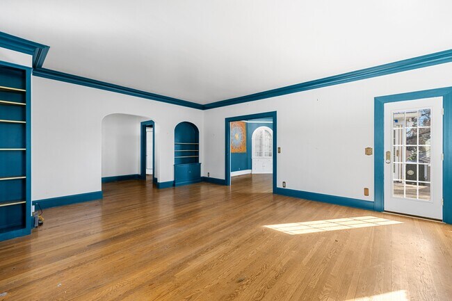 Photo - 2004 Hillcrest Rd