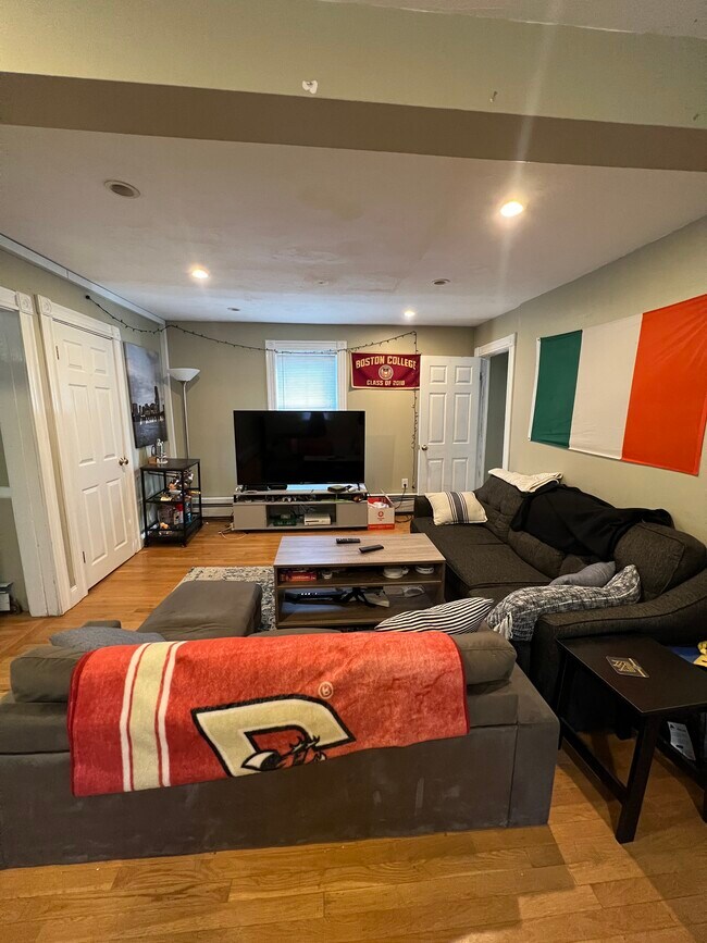 Photo - 735 Somerville Ave Unit 3