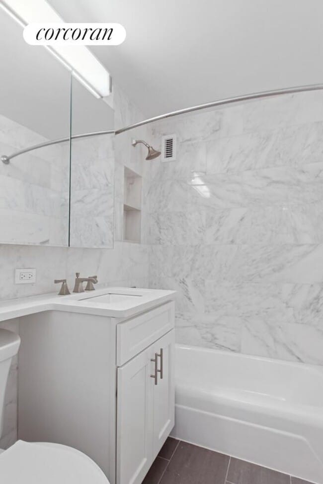 Photo - 155 W 68th St