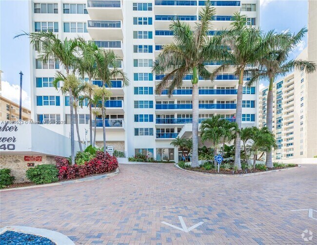 Building Photo - 3140 S Ocean Dr Unit 2207 Rental