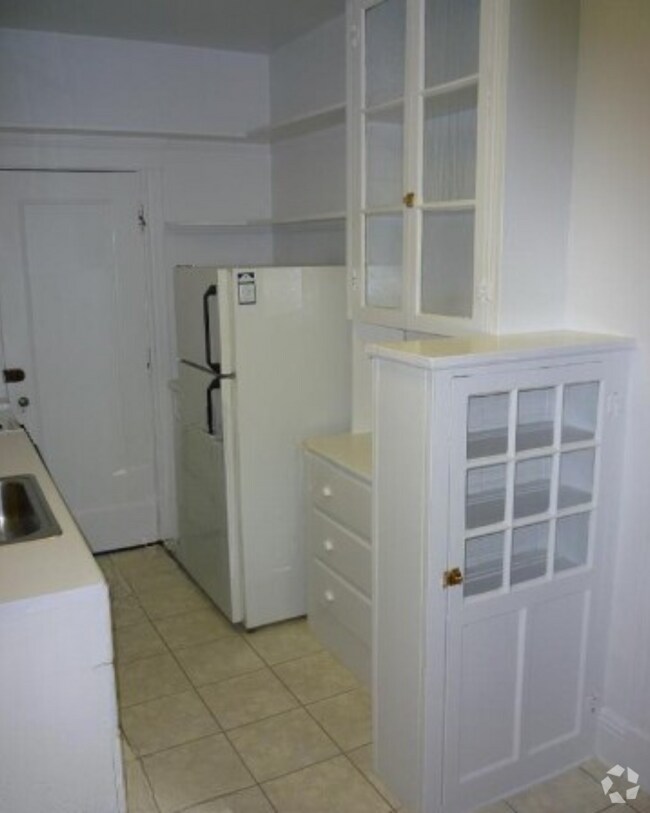 Building Photo - 23 Chauncy St Rental
