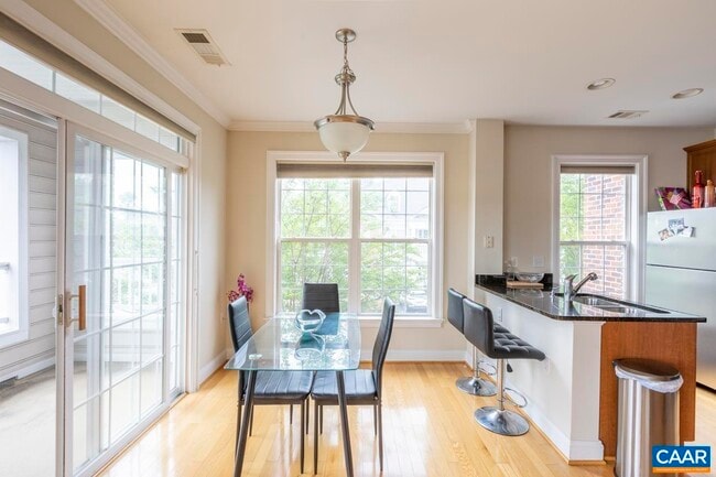 Building Photo - 1051 Glenwood Station Ln Unit 203