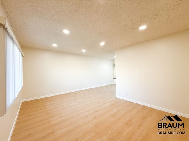 Photo - 13115 Oxnard St Unit 19