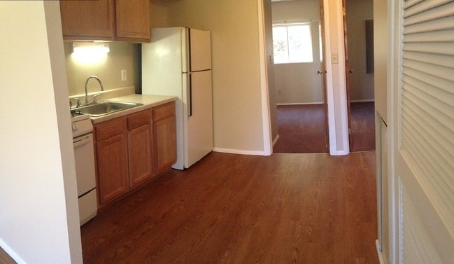 Photo - Riverview Apartments