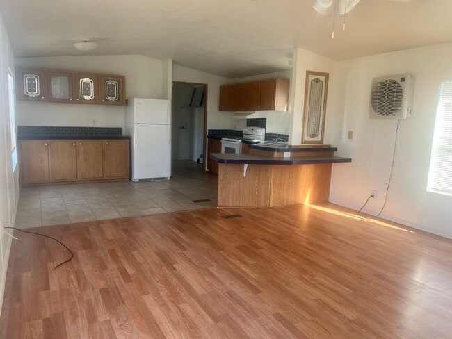 Building Photo - 195 Chinook- Rental
