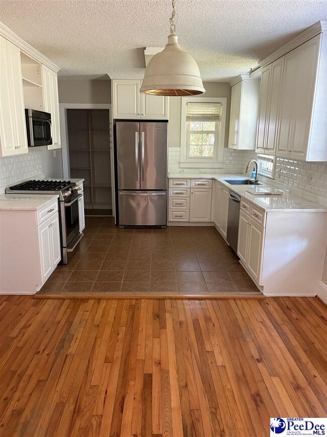 Photo - 1001 W Cedar St