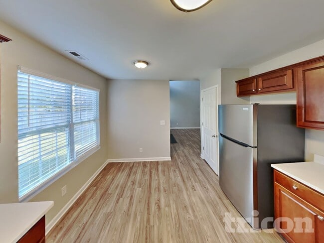 Photo - 693 Winners Point