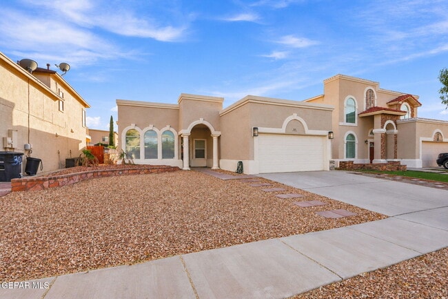 Photo - 305 De Palma Pl