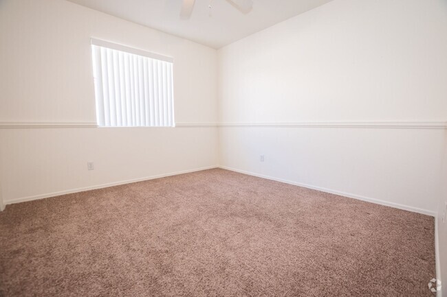 Building Photo - Updated and Beautiful Home with 3 Bedroom,...