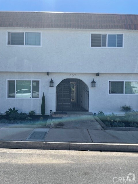 Building Photo - 207 W Marquita- Rental