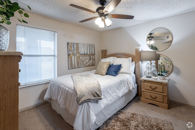1BR, 1BA - 538SF - Bedroom - Spring Lake I/II