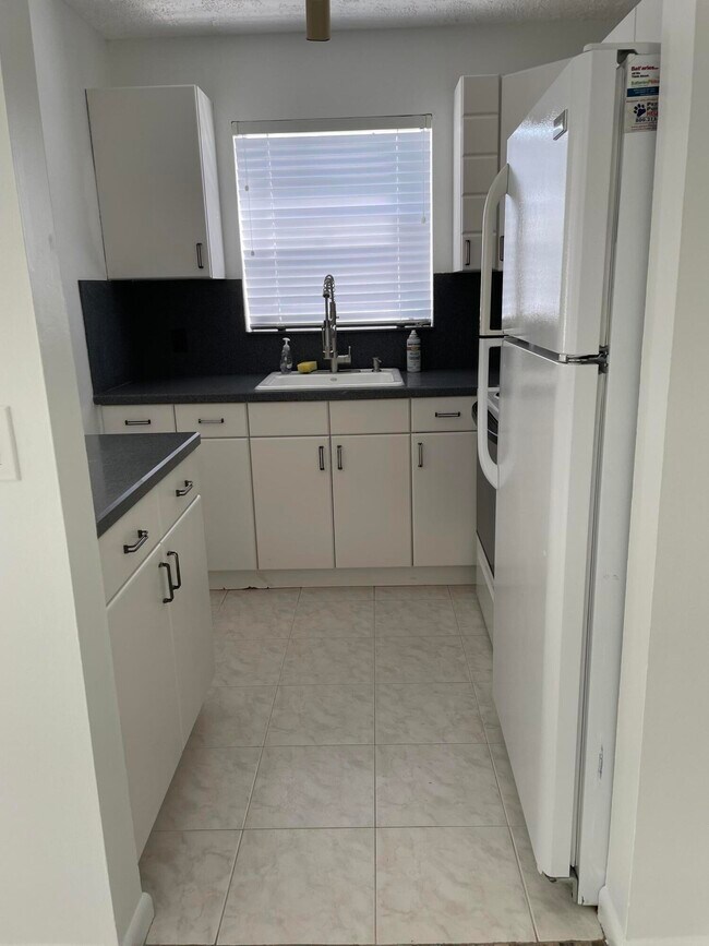 Photo - 343 Windsor O