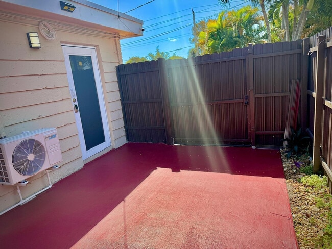 Photo - 707 NE 15th St Unit A